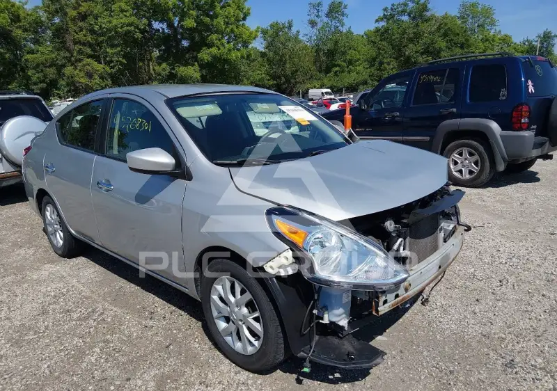 2018 Nissan VERSA photo