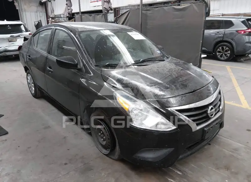 2018 Nissan VERSA фото
