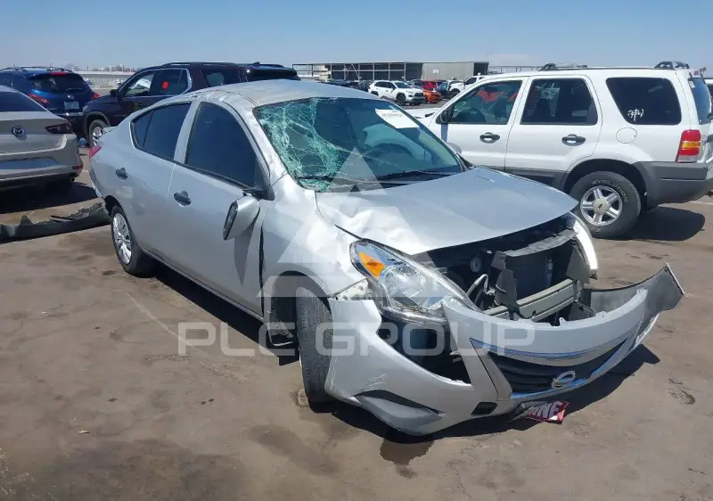2018 Nissan VERSA фото
