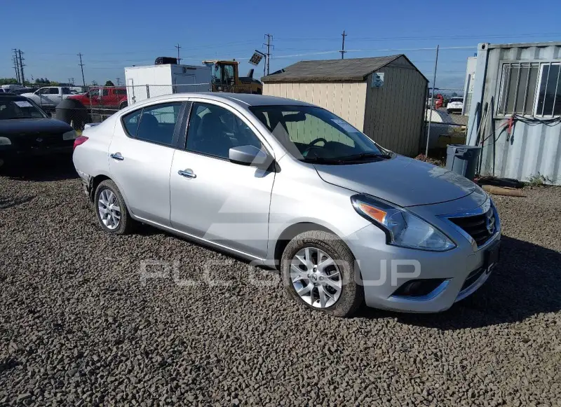 2018 Nissan VERSA photo