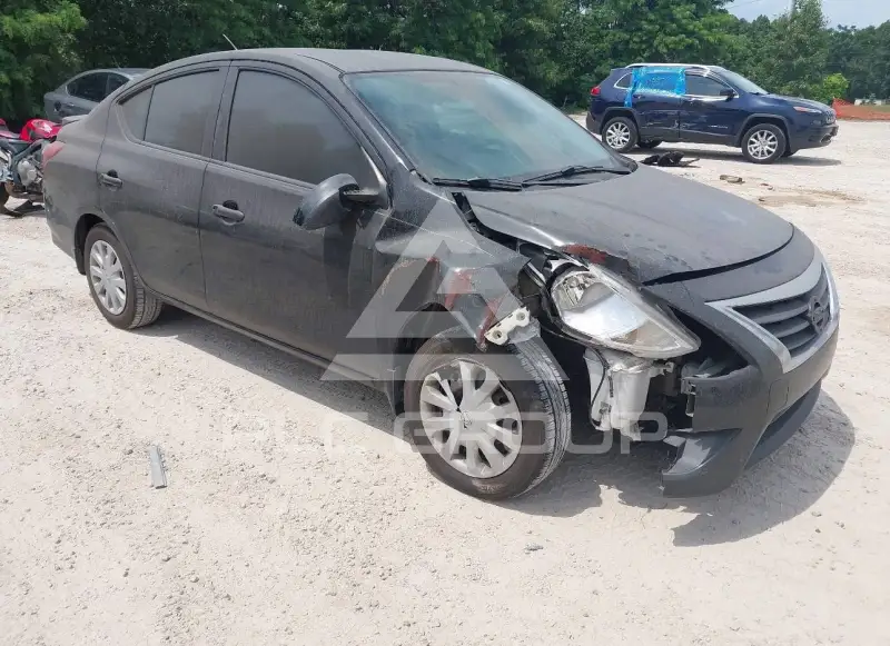 2018 Nissan VERSA photo