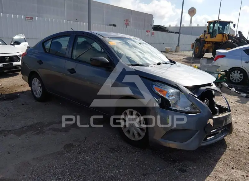 2018 Nissan VERSA фото