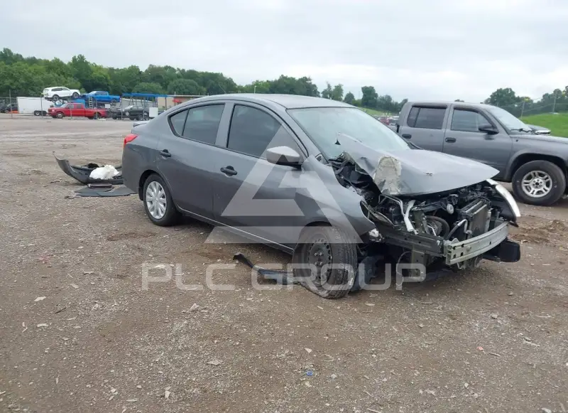 2018 Nissan VERSA photo