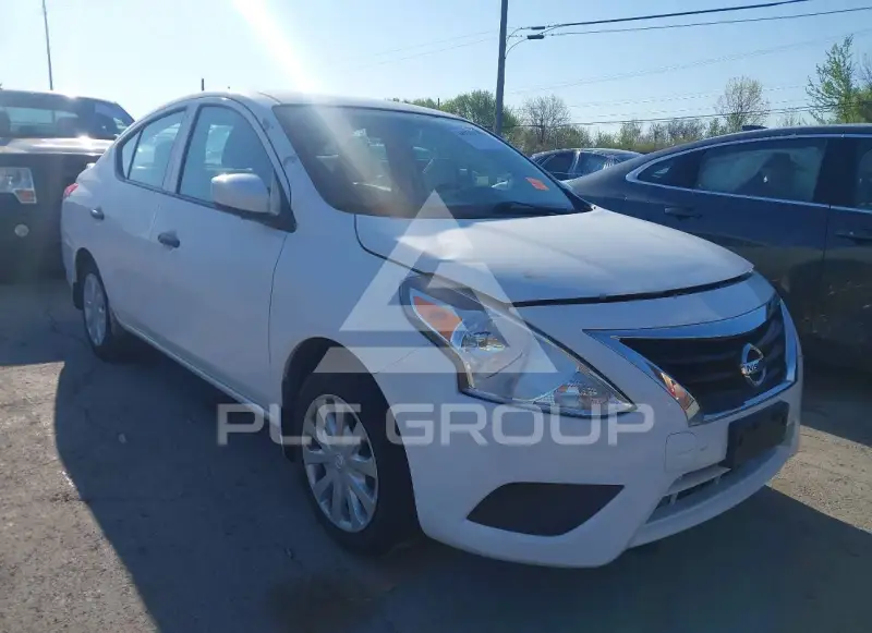 2018 Nissan VERSA фото