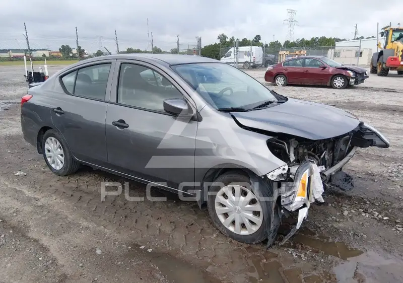 2018 Nissan VERSA photo