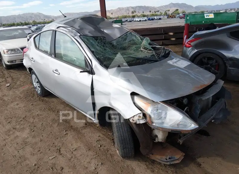 2018 Nissan VERSA фото
