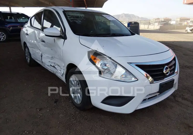 2018 Nissan VERSA фото