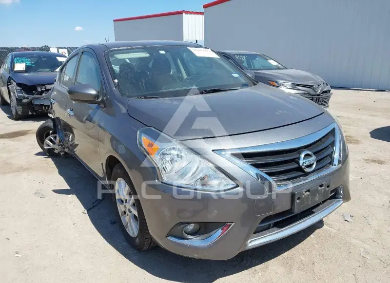 2018 Nissan VERSA фото