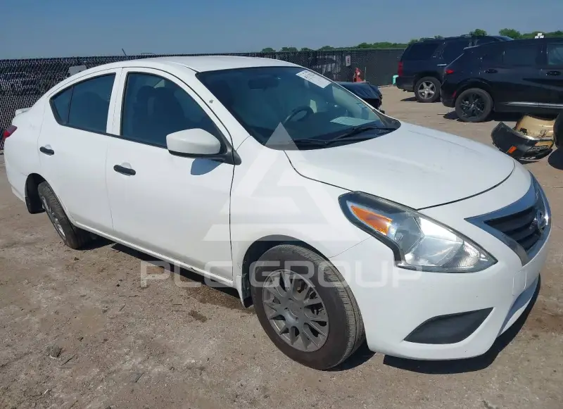 2018 Nissan VERSA фото