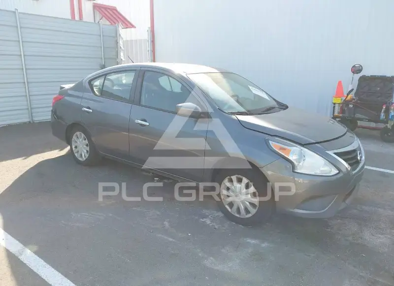 2018 Nissan VERSA фото