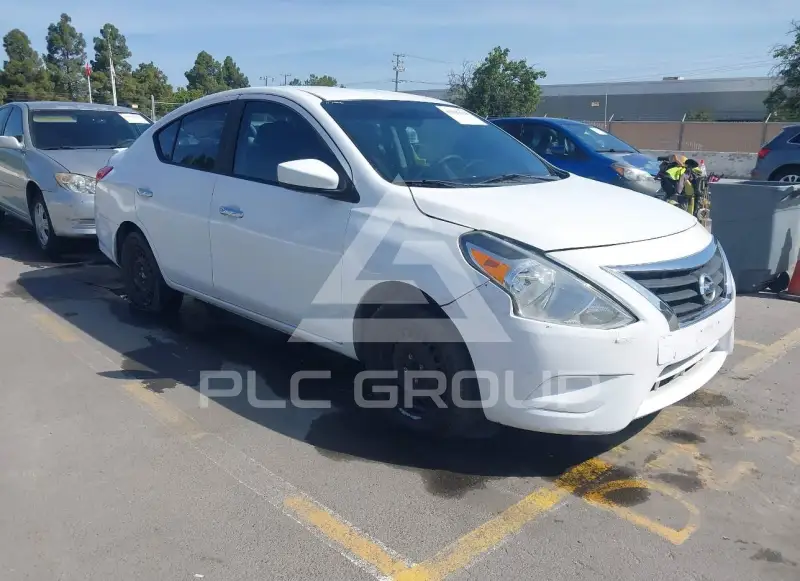 2018 Nissan VERSA фото