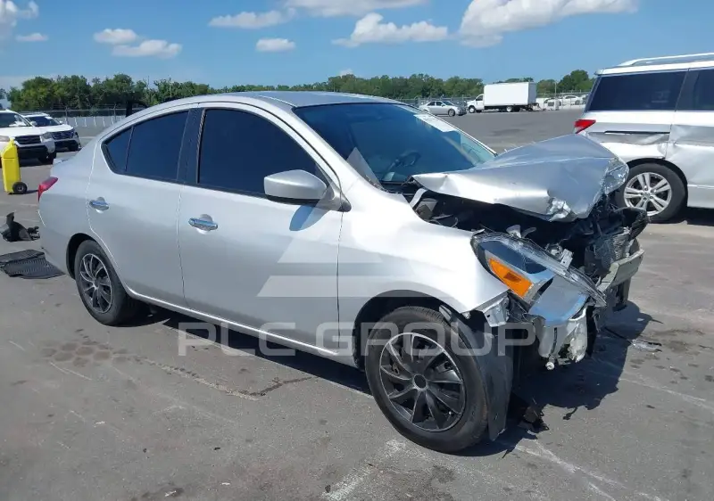 2018 Nissan VERSA фото
