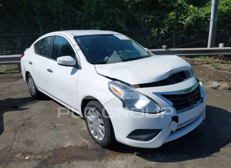 2018 Nissan VERSA фото