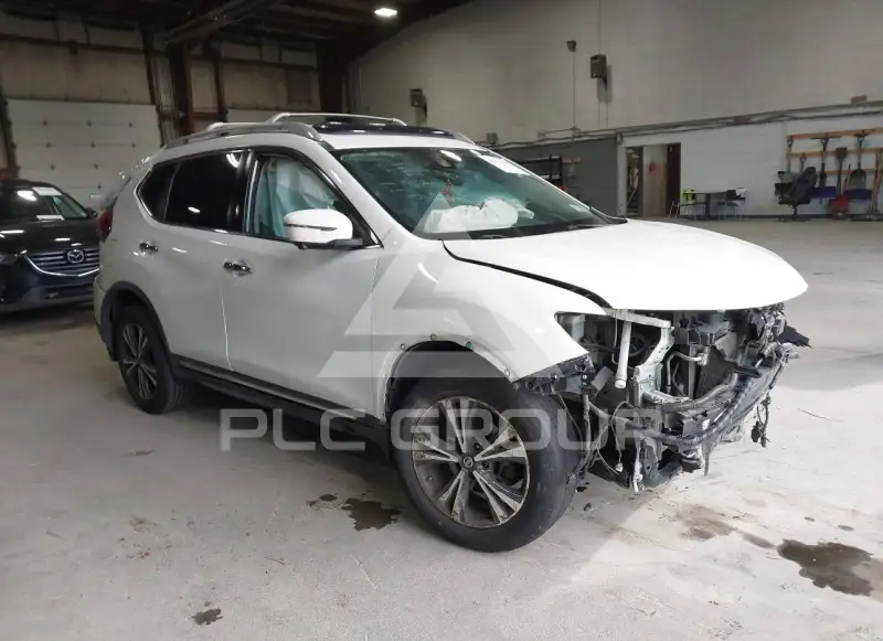 2018 Nissan ROGUE photo