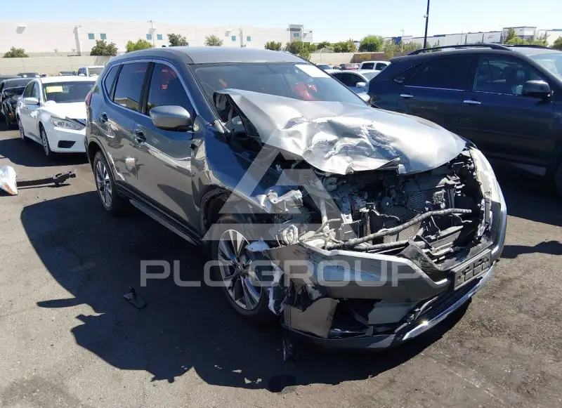 2018 Nissan ROGUE photo