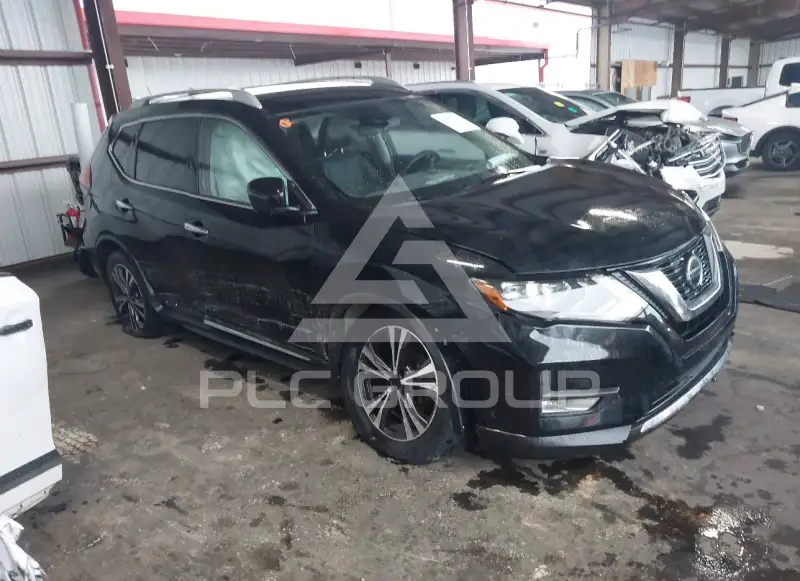 2018 Nissan ROGUE photo
