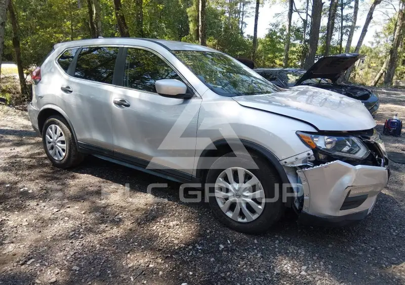 2018 Nissan ROGUE photo