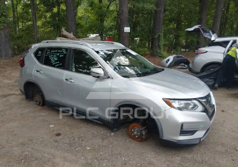 2018 Nissan ROGUE photo