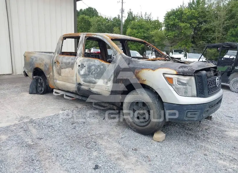 2018 Nissan TITAN фото
