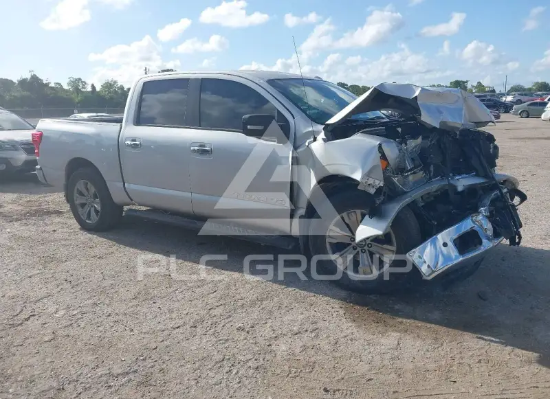 2018 Nissan TITAN photo