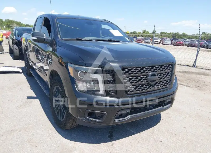 2018 Nissan TITAN фото