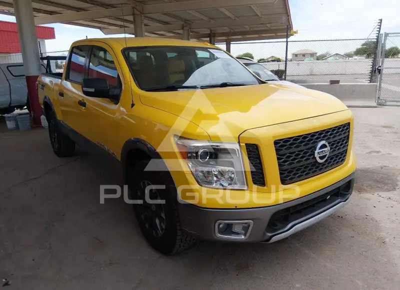 2018 Nissan TITAN фото