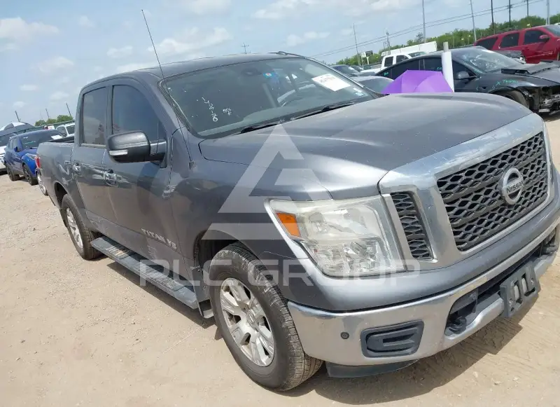 2018 Nissan TITAN фото