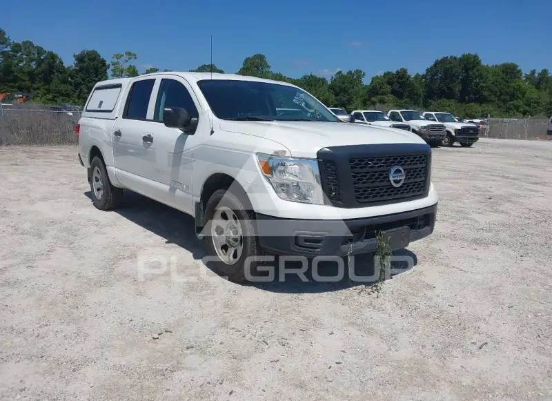 2018 Nissan TITAN фото