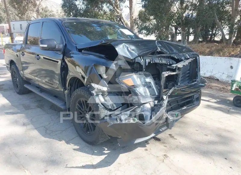 2018 Nissan TITAN фото