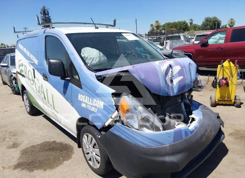 2018 Nissan NV 200 photo