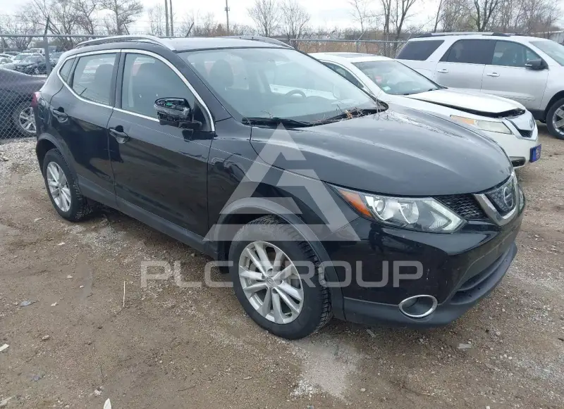 2018 Nissan ROGUE photo