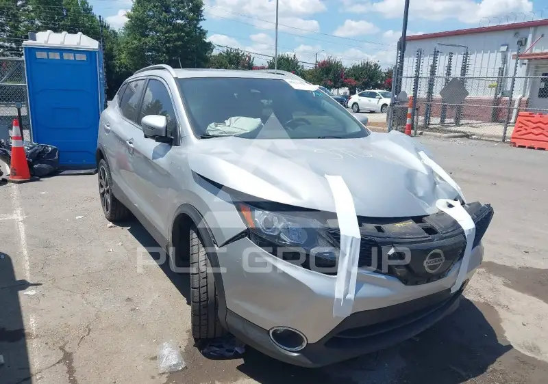 2018 Nissan ROGUE photo