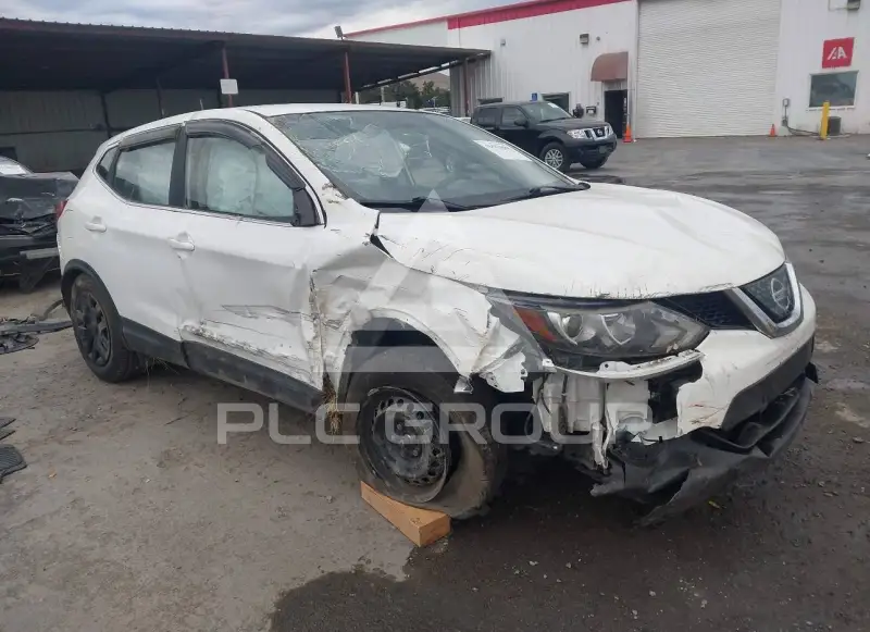 2018 Nissan ROGUE photo