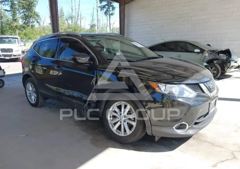 2018 Nissan ROGUE photo