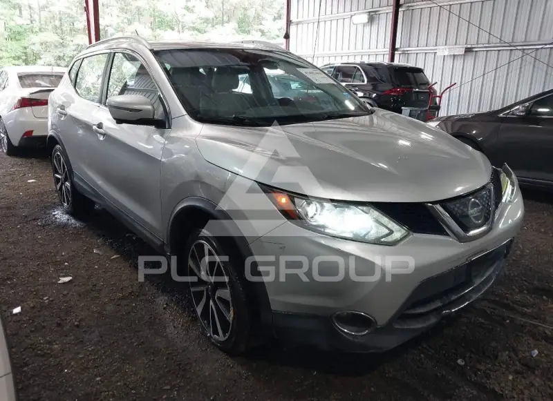 2018 Nissan ROGUE photo