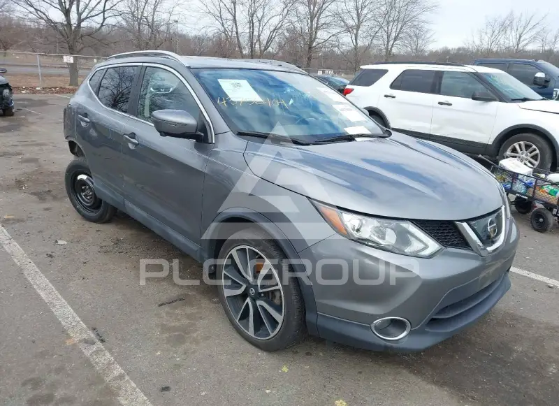 2018 Nissan ROGUE photo