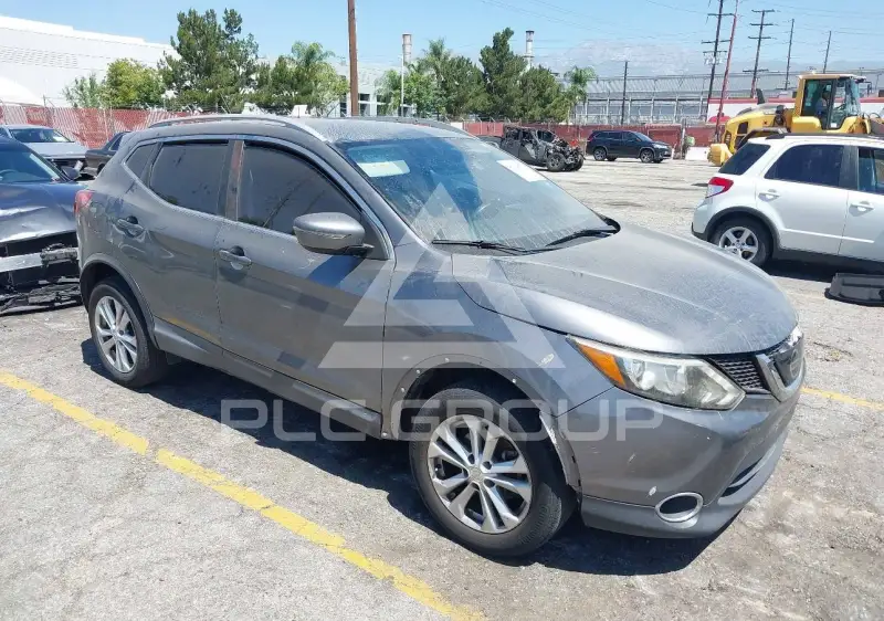2018 Nissan ROGUE photo