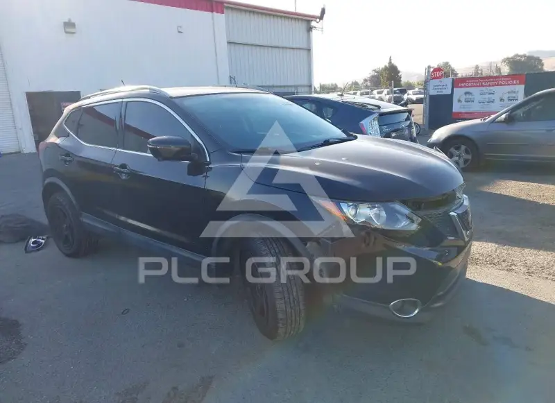 2018 Nissan ROGUE photo