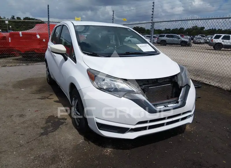 2018 Nissan VERSA фото
