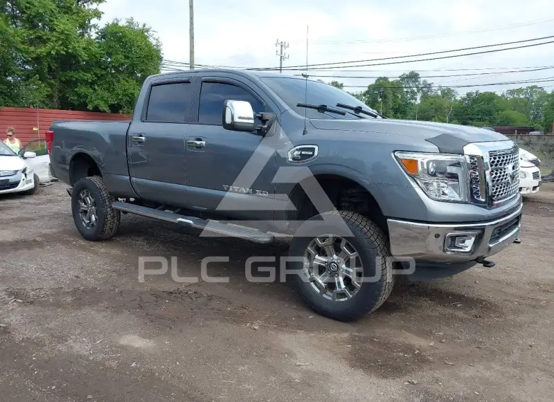 2018 Nissan TITAN фото