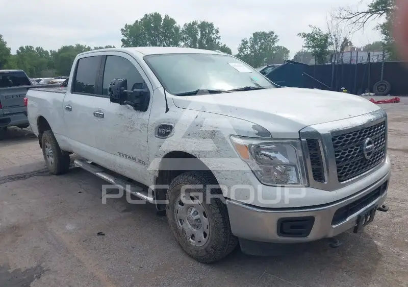 2018 Nissan TITAN фото