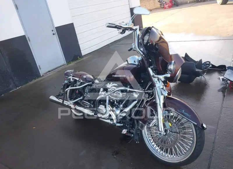 2018 Harley-Davidson FLHTK photo