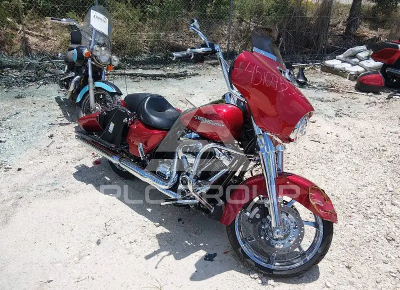2018 Harley-Davidson FLHX photo