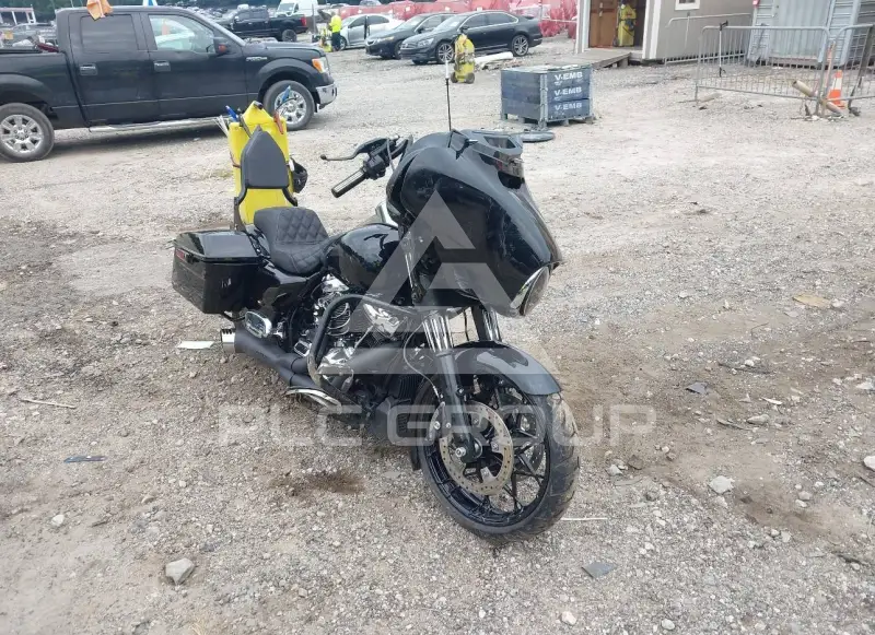 2018 Harley-Davidson FLHX photo