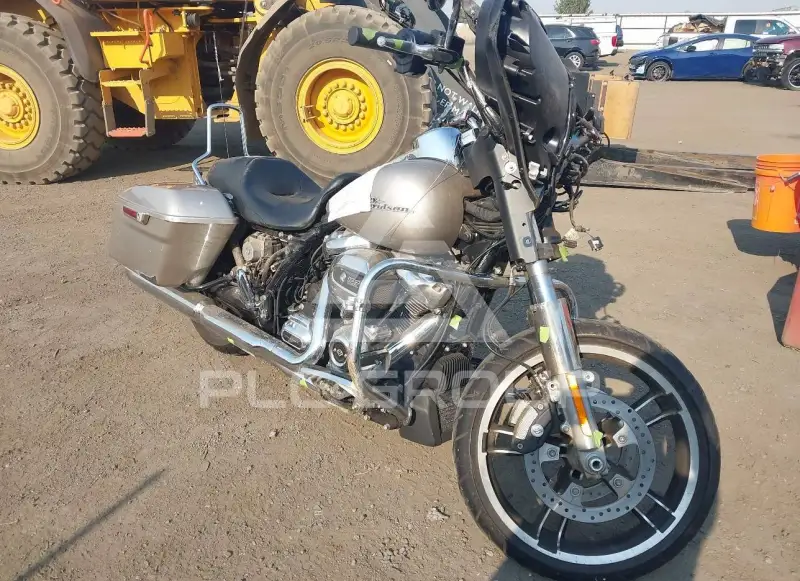 2018 Harley-Davidson FLHX photo