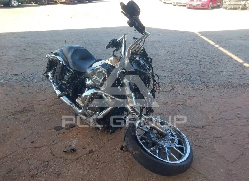 2018 Harley-Davidson FLHX photo