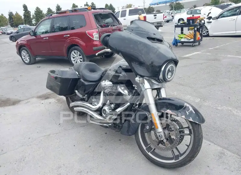 2018 Harley-Davidson FLHX photo