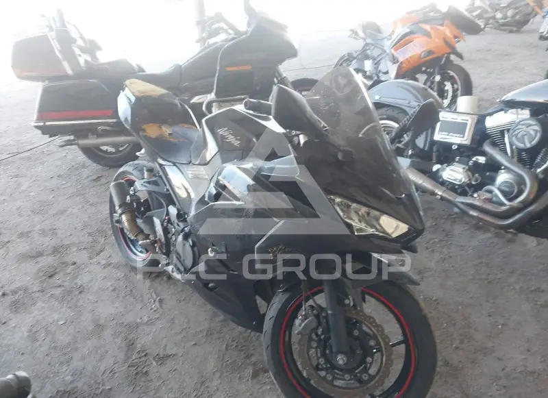 2018 Kawasaki EX400 photo