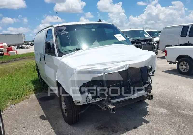 2018 Chevrolet Express photo