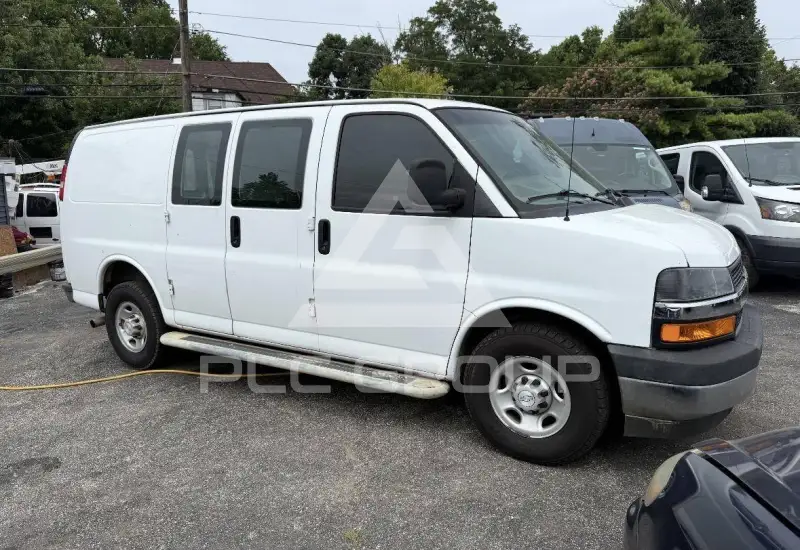 2018 Chevrolet Express фото